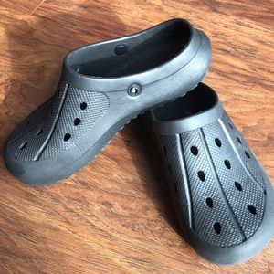 crocs look alike